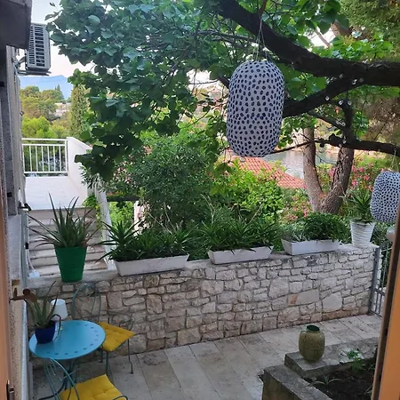 Holiday Dora Holiday home Splitska