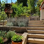 Tatil Evi Dora